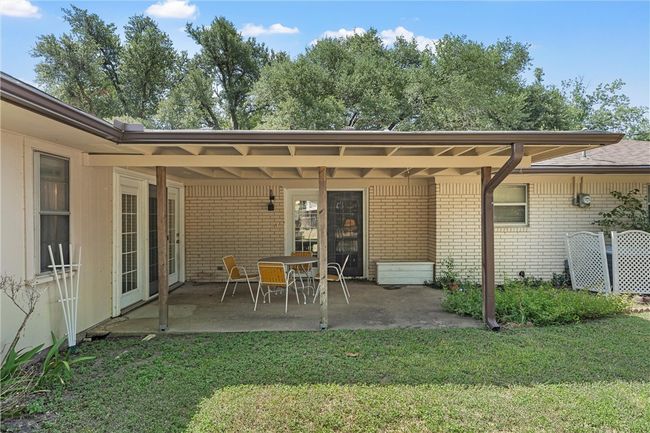 524 E Avenue D, House other with 4 bedrooms, 4 bathrooms and 2 parking in Rosebud TX | Image 16