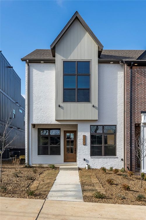 1037 Nw A St, Bentonville, AR, 72712-4746 | Card Image