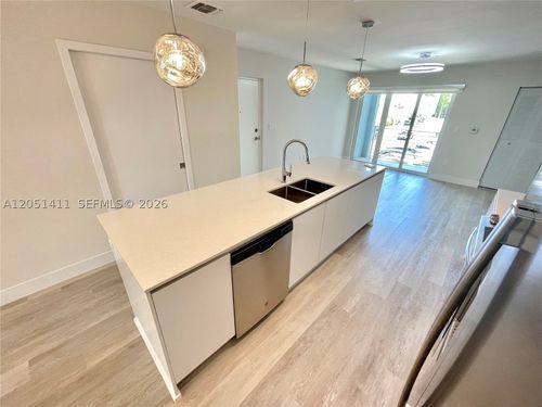 3212-2535 Ne 193rd St, Miami, FL, 33180-3471 | Card Image