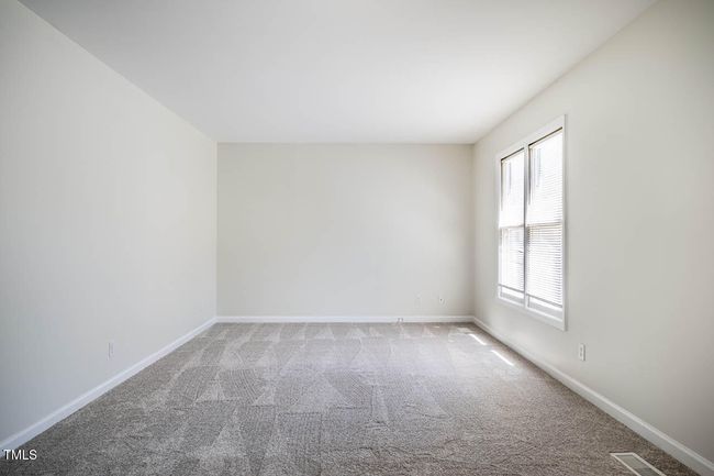 121WestviewDr_LR from kitch | Image 5