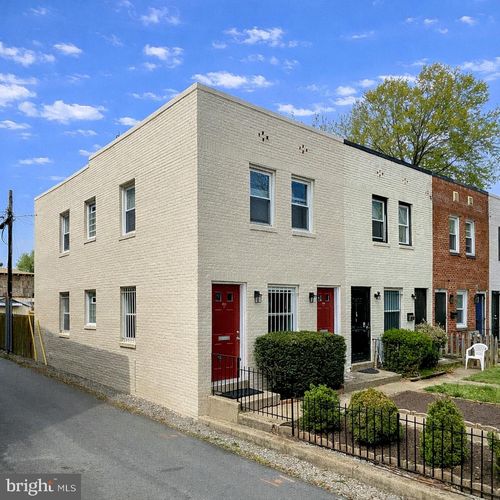 433-435 17th St Se, WASHINGTON, DC, 20003-2402 | Card Image