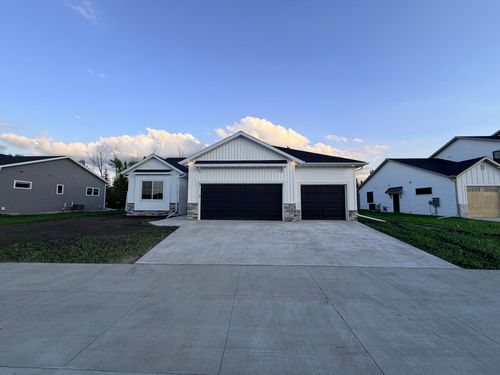 7890 Dogwood Dr, Horace, ND, 58047-2813 | Card Image