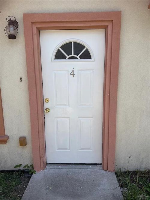 apt-4-1800 W Douglas St, Pharr, TX, 78577-2453 | Card Image