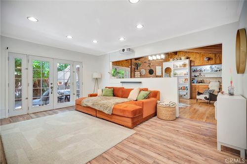 6556 Greenbush Ave, Valley Glen, CA, 91401-1841 | Card Image