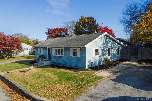 38 Pleasant Dr, Carmel, NY, 10512-6414 | Card Image