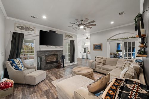 460 Admiral Dr, Gun Barrel City, TX, 75156-5665 | Card Image