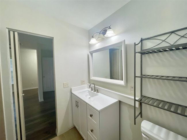 Primary Bathroom | Image 11