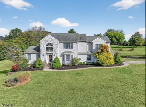 7 Palomino Trl, Vernon, NJ, 07462-3143 | Card Image