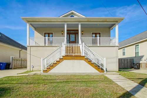 6714 Fleur De Lis Dr, New Orleans, LA, 70124-1542 | Card Image