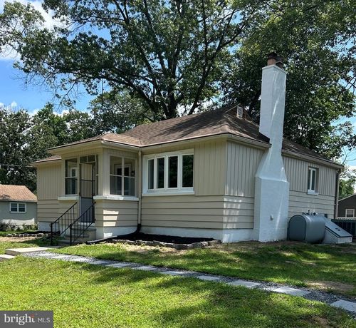 109 Coral Ave, Mount Laurel, NJ, 08054-2003 | Card Image