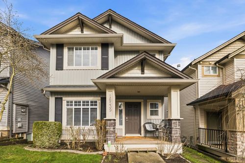 16539 59a Ave, Surrey, BC, V3S4N9 | Card Image