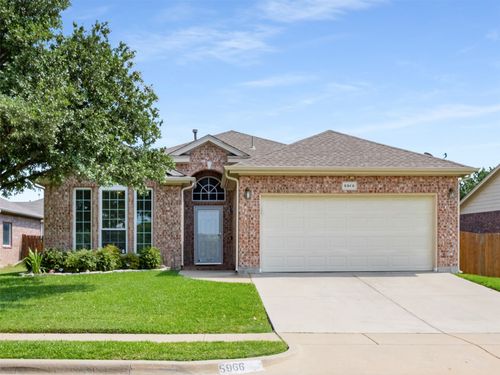5966 Mountain Home Ln, Fort Worth, TX, 76131-2077 | Card Image