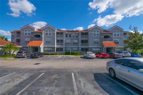 apt-735-18001 Richmond Place Dr, TAMPA, FL, 33647-1747 | Card Image