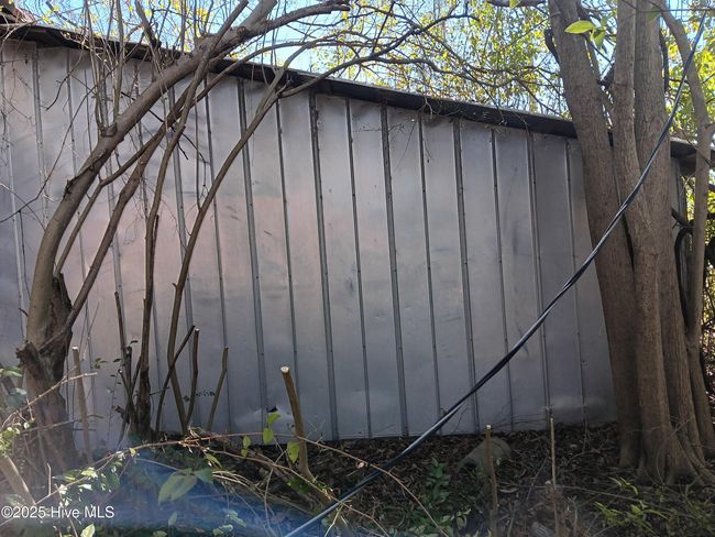 Rear of Attached Metal Shed | Image 19