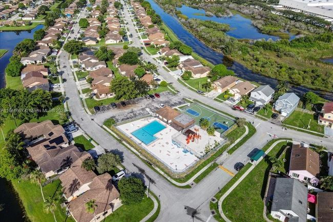 0 - 9780 W Daffodil Ln, Home with 3 bedrooms, 2 bathrooms and null parking in Miramar FL | Image 55