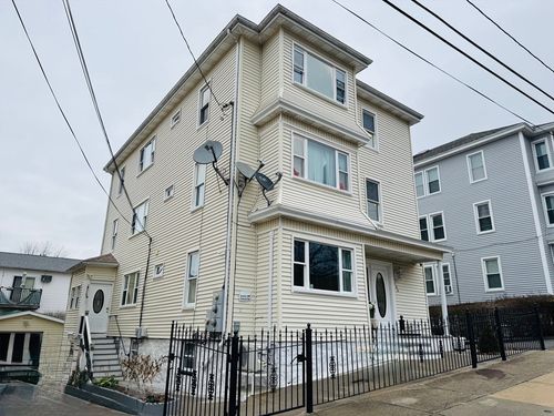 apt-3-166 Bradford Ave, Fall River, MA, 02721-5068 | Card Image