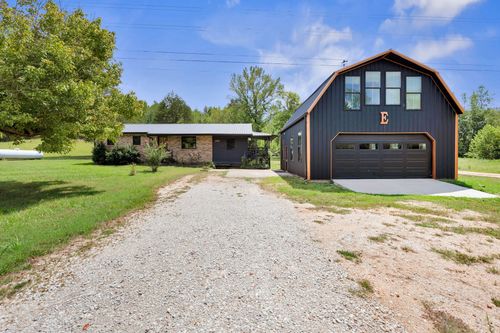 2006 Highway 438 E, Lobelville, TN, 37097-4646 | Card Image