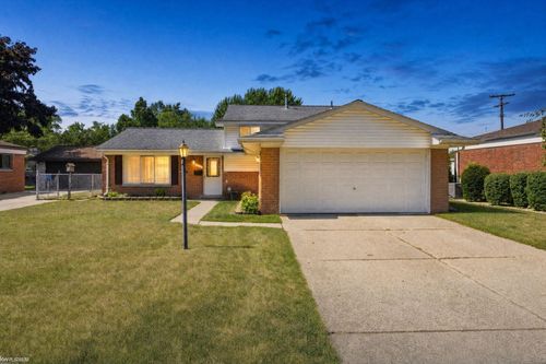39159 Muriel Dr, Sterling Heights, MI, 48313-4943 | Card Image