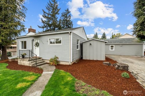 5904 S 149th St, Tukwila, WA, 98168-4613 | Card Image