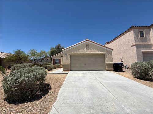 5921 Forest Creek Rd, North Las Vegas, NV, 89031-1746 | Card Image