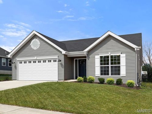 2304 Fernau Ct, Florissant, MO, 63031-5572 | Card Image