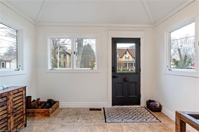 108 Trafalgar St, House other with 2 bedrooms, 2 bathrooms and 4 parking in Goderich ON | Image 4