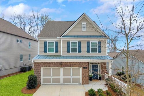6445 Crosscreek Ln, Flowery Branch, GA, 30542-5299 | Card Image