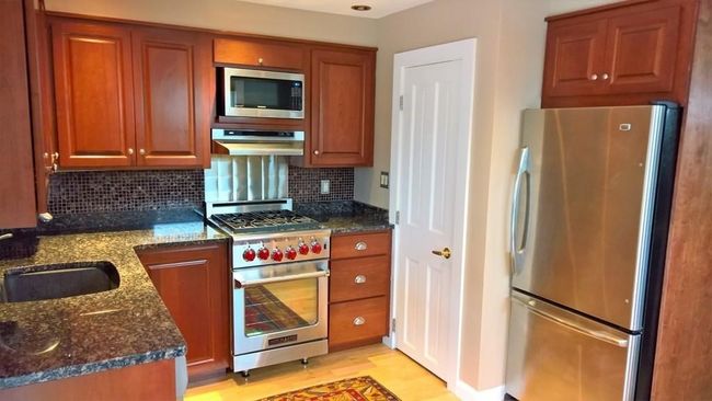 1 - 5 Lime St, Townhouse with 2 bedrooms, 2 bathrooms and 2 parking in Newburyport MA | Image 4