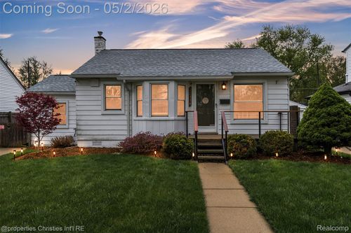 22114 Lange St, Saint Clair Shores, MI, 48080-3947 | Card Image