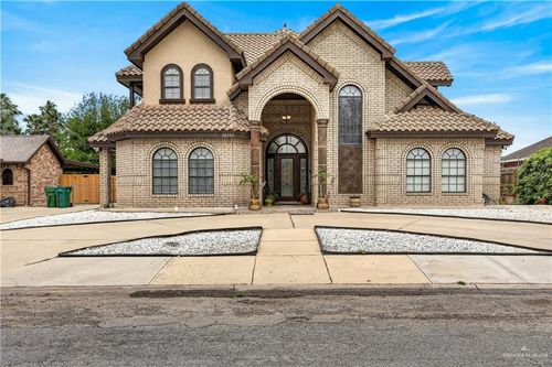 2804 Charlotte Dr, Pharr, TX, 78577-6801 | Card Image