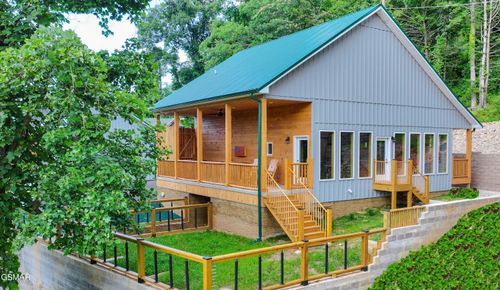 617 Davenport Rd, Gatlinburg, TN, 37738-3438 | Card Image