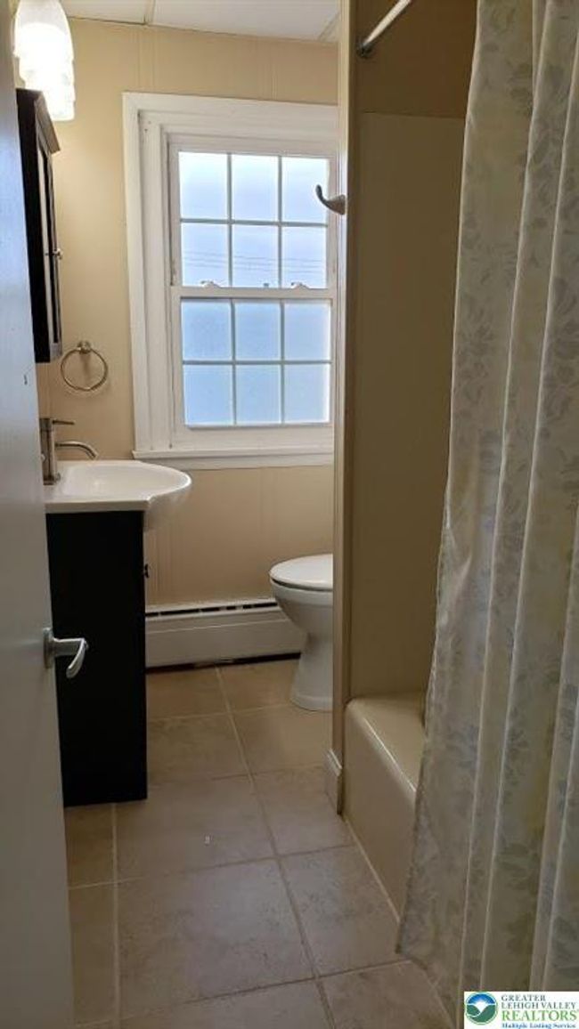 1108 Chestnut St, House other with 3 bedrooms, 3 bathrooms and null parking in Coplay PA | Image 11