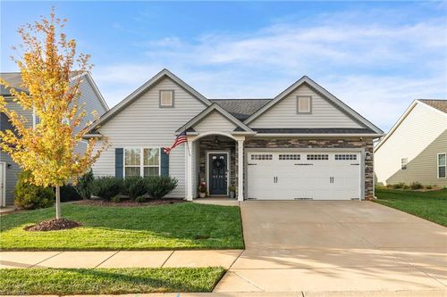 5204 Sedge Hollow Dr, Kernersville, NC, 27284-0193 | Card Image