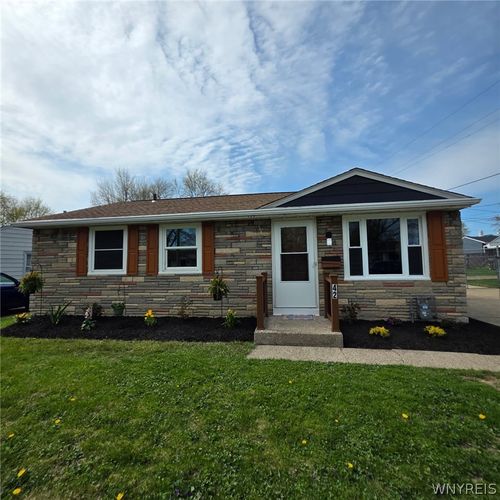 42 Glendale Ln, Cheektowaga, NY, 14225-1820 | Card Image