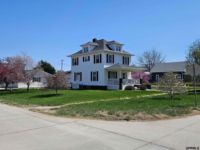 403 A St, House other with 4 bedrooms, 2 bathrooms and 2 parking in Shelton NE | Image 6