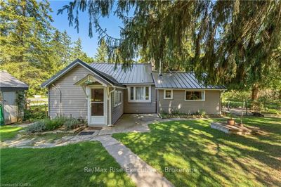 1006 Portage Rd, House other with 3 bedrooms, 1 bathrooms and 3 parking in Kirkfield ON | Image 1