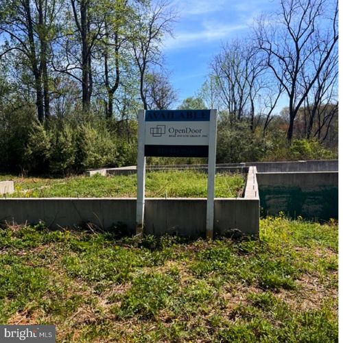 995 Desantis Dr, ROMANSVILLE, PA, 19320-4810 | Card Image