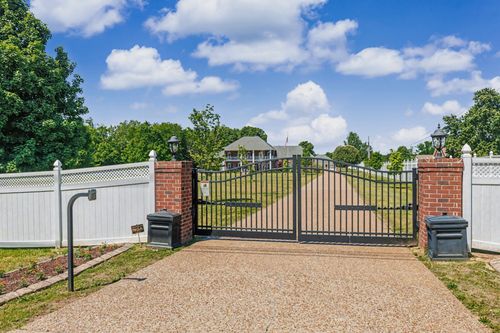 1916 S Mount Juliet Rd, Mount Juliet, TN, 37122-6317 | Card Image