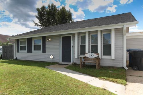 3328 Waterman Rd, Virginia Beach, VA, 23452-4842 | Card Image