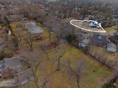 19980 W Clairview Ct, Grosse Pointe Woods, MI, 48236-2306 | Card Image