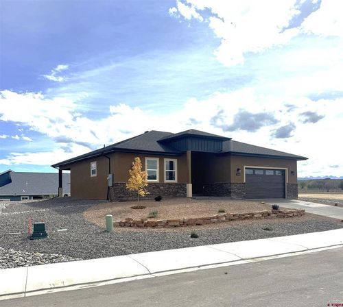 3819 Chestnut Dr, Montrose, CO, 81401 | Card Image