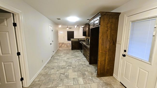 613 N Adams St, House other with 3 bedrooms, 3 bathrooms and 1 parking in San Angelo TX | Image 5
