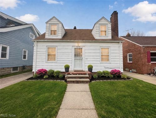 5246 Philip Ave, Maple Heights, OH, 44137-1448 | Card Image