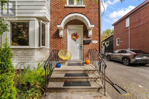 425 Chapel St, Ottawa, ON, K1N7Z7 | Card Image