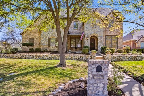 1833 Southpark Dr, Arlington, TX, 76013-4212 | Card Image