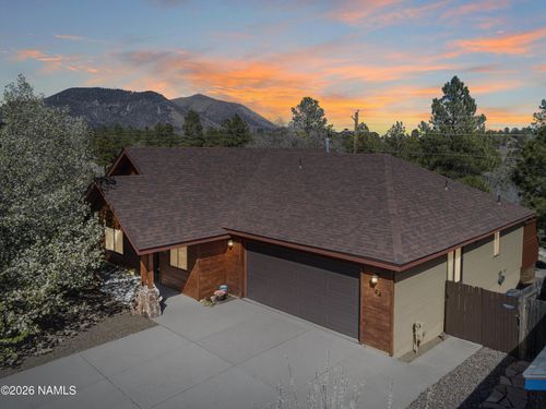 744 N Locust St, Flagstaff, AZ, 86001-3336 | Card Image