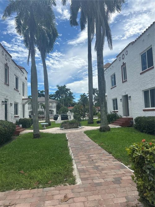 apt-9-817 Tyler St, Hollywood, FL, 33019-1330 | Card Image