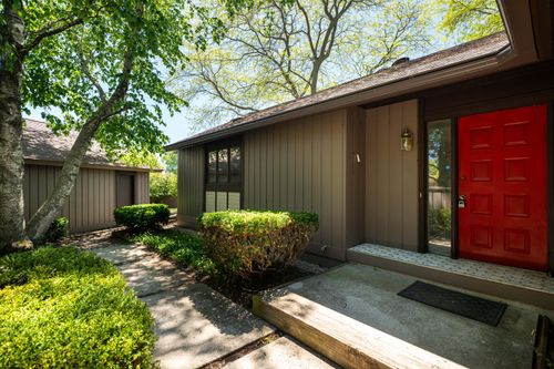 8 Pinewood Ct, Wind Point, WI, 53402 | Card Image