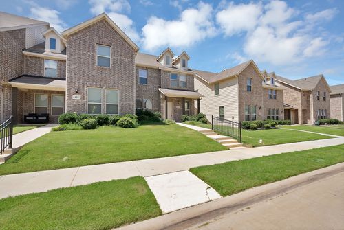 422 Milverton Dr, Crowley, TX, 76036-3280 | Card Image