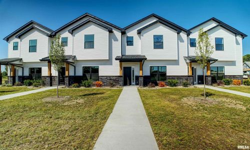 1004 S 4th St, Clinton, IA, 52732-5749 | Card Image